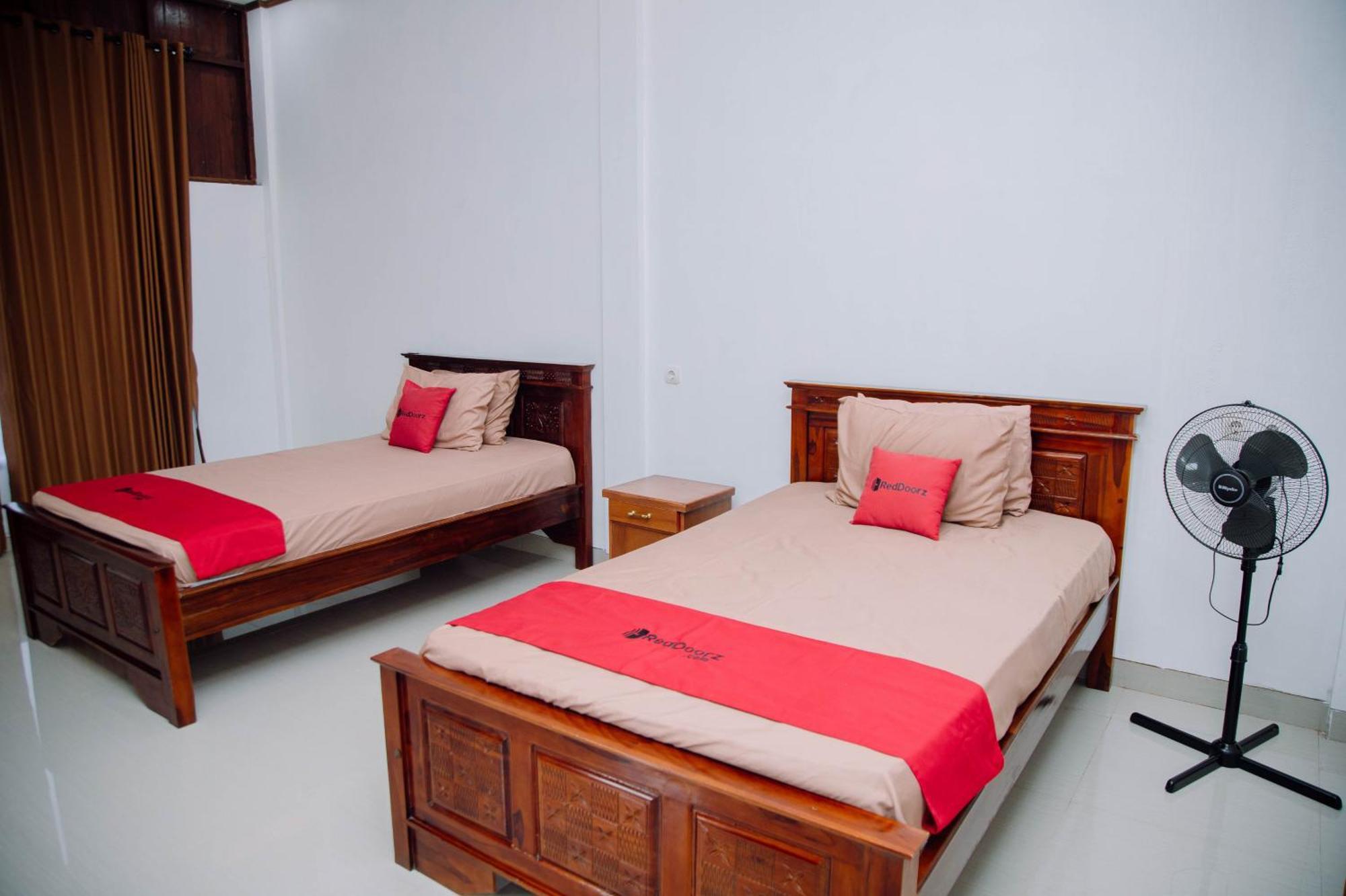 Reddoorz At Villa Bukit Senyum Lombok Kuripan  Exterior foto